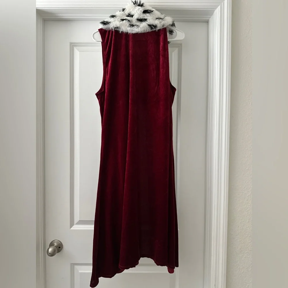 King Red velvet robe with Faux Fur Collar adult small